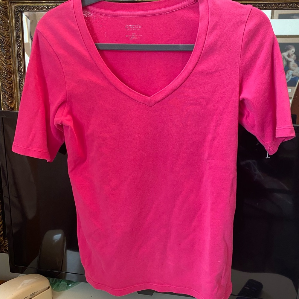 Chico's Fuchsia V-Neck Short Sleeve Top